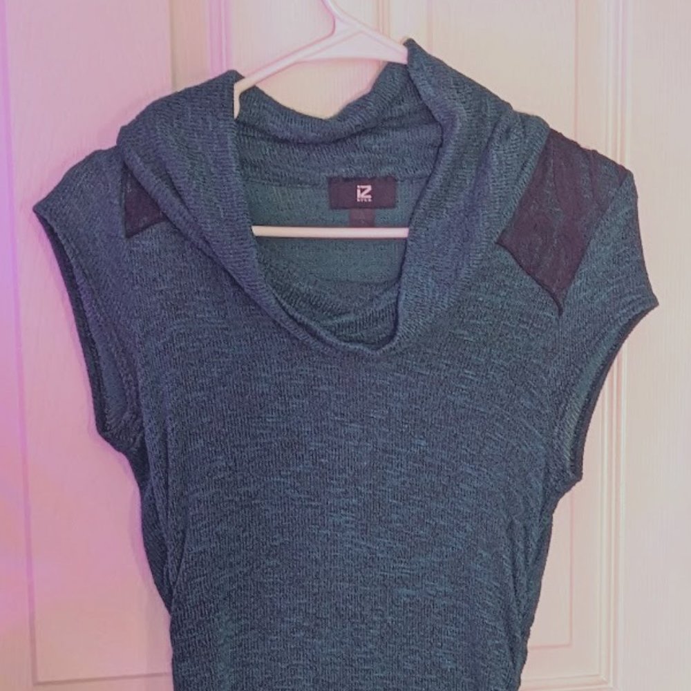 IZ Byer cute top